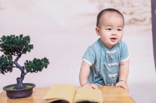 东平宝宝爱吐奶是什么原因